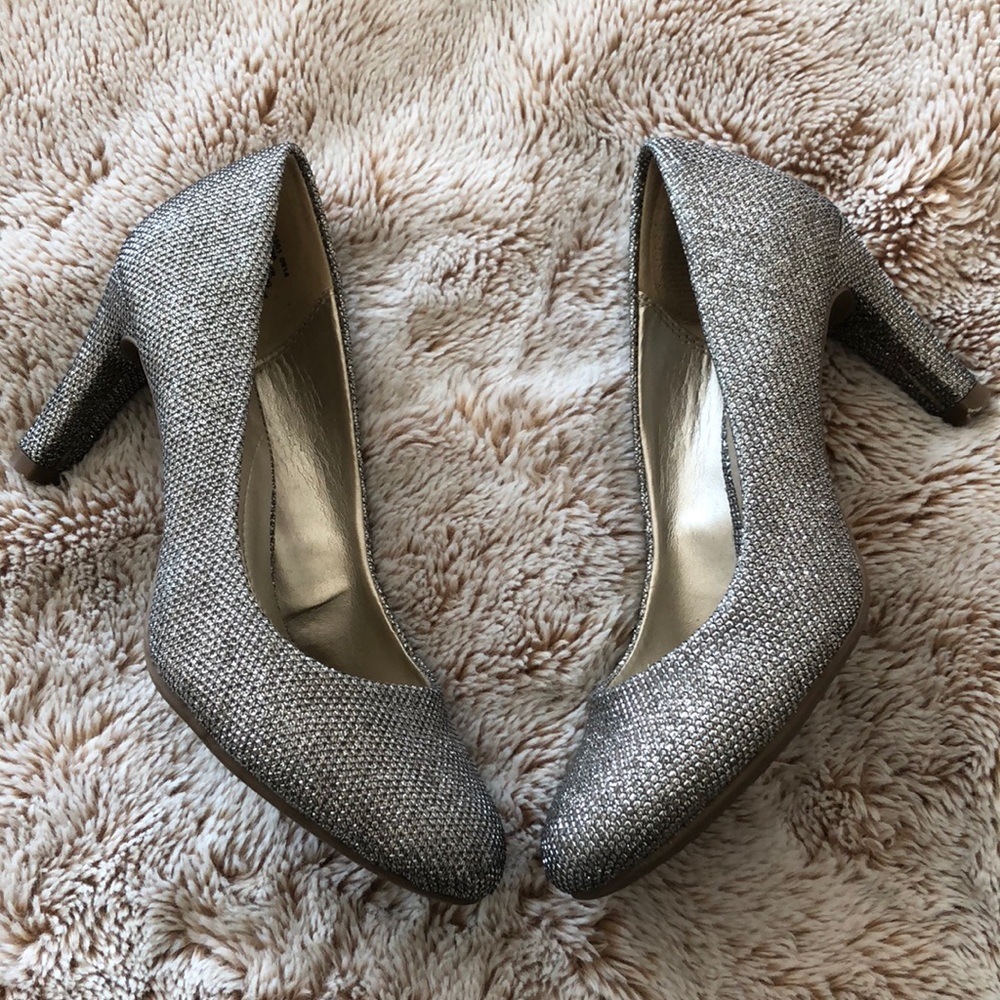 Bandolino Bflexible heels